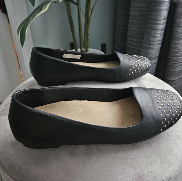 Vionic Bondi studded black leather flats - Picture 4 of 9